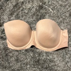 Aerie Sunni 36A strapless bra with no straps included.